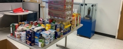 WIKA USA wspiera lokalną społeczność podczas zbiórki żywności puszkowanej